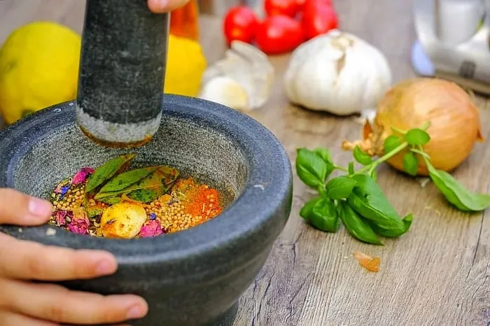 پایان ریزش مو از همین حالا !! سیاه دانه برای مو