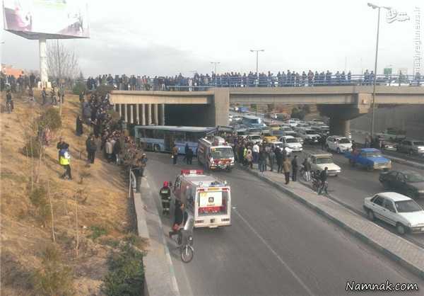سقوط اتوبوس شهری از روی پل به اتوبان چمران +عکس