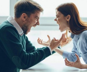 دعوای فیزیکی زن و شوهر
