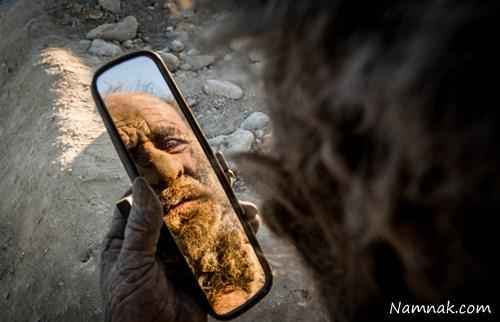 عمو حاجی ، سرگرمی،گوناگون، نمناک آرایش کردن عمو حاجی