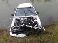 سقوط پراید به رودخانه