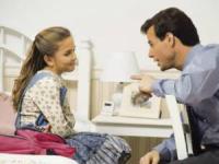 داد زدن سر کودک