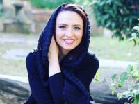 گلاره عباسی در نمایشگاه