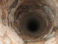 سقوط در چاه