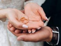 حلقه ازدواج در دست چپ