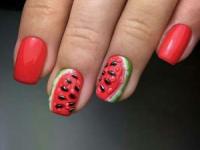 طراحی ناخن میوه ای