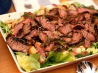 سالاد استیک و سیب زمینی