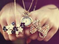 ست کردن زیورآلات