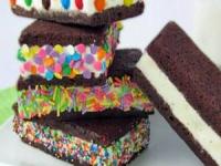 ساندویچ بستنی