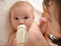 شیر به کودک