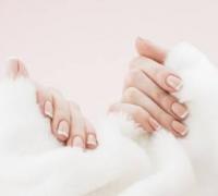 مانیکور در خانه