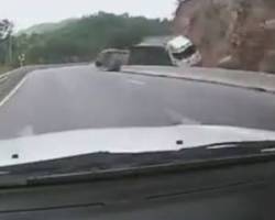 تصادف هولناک اتومبیل