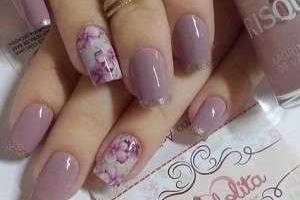 ناخن گل گلی