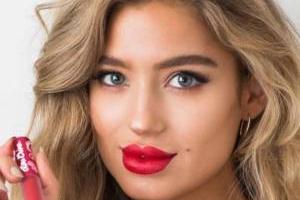 رژلب قرمز