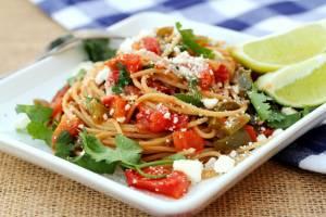 اسپـاگتی سیر و گوجه‌فرنگی