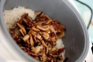 قارچ پلو با گوشت چرخ کرده