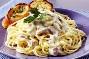 طرز تهیه “پاستای بادمجان با پنیر فتا”