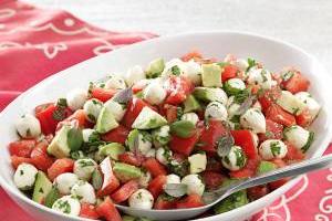 سالاد گوجه پنیر