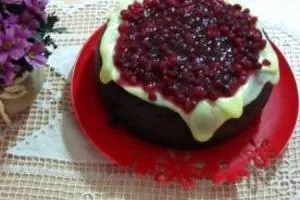 کیک با تزیین ژله و انار