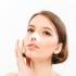نقطه های مزاحم سرسیاه روی بینی و چانه را با یک روش خانگی سریع و راحت پاک کنید. برای انجام این روش نیاز به وسایل و مواد خاصی نخواهید داشت. رفع نقطه های سرسیاه بینی در 5 دقیقه
