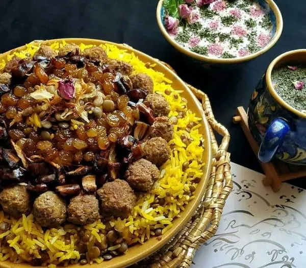 عدس پلو با کشمش