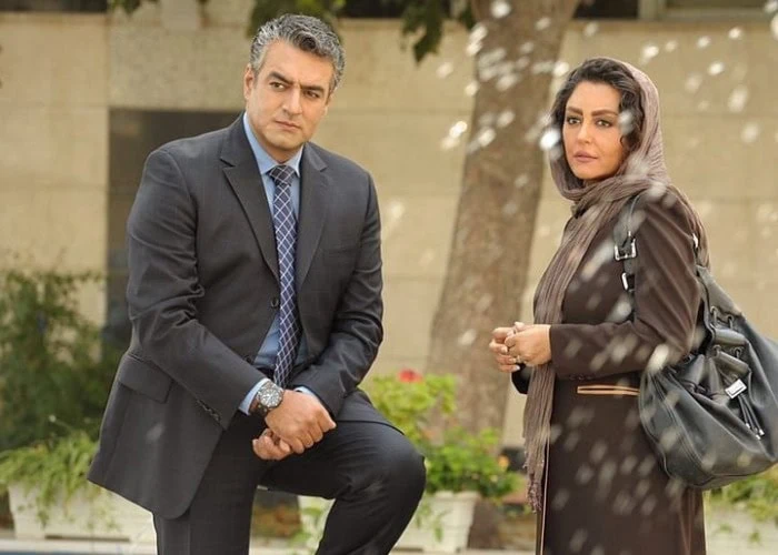 سام نوری در کنار شقایق فراهانی در نیمکت سام نوری و شقایق فراهانی