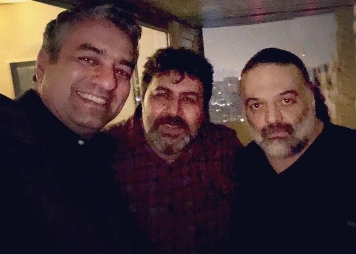 سلفی سام نوری در کنار فرهاد اصلانی و علیرضا عصار سام نوری در کنار فرهاد اصلانی و علیرضا عصار