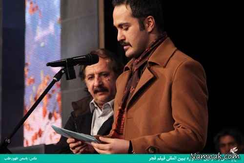 میلاد کی مرام در اختتامیه جشنواره میلاد کی مرام ، خوانندگی احسان کرمی ، سلفی رضا عطاران در اختتامیه