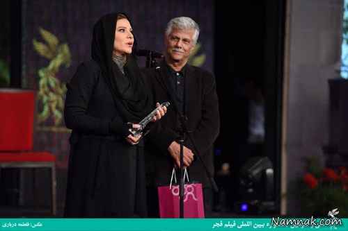 سیمرغ بلورین سحر دولتشاهی سیمرغ سحر دولتشاهی ، خوانندگی احسان کرمی ، سلفی رضا عطاران در اختتامیه