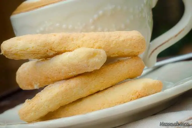 طرز تهیه بیسکویت لیدی فینگر بیسکویت لیدی فینگر
