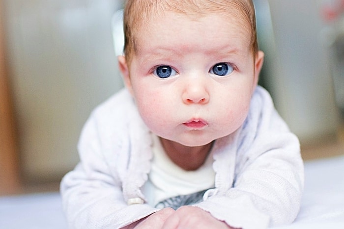 رنگ چشم نوزاد تغییر میکند 