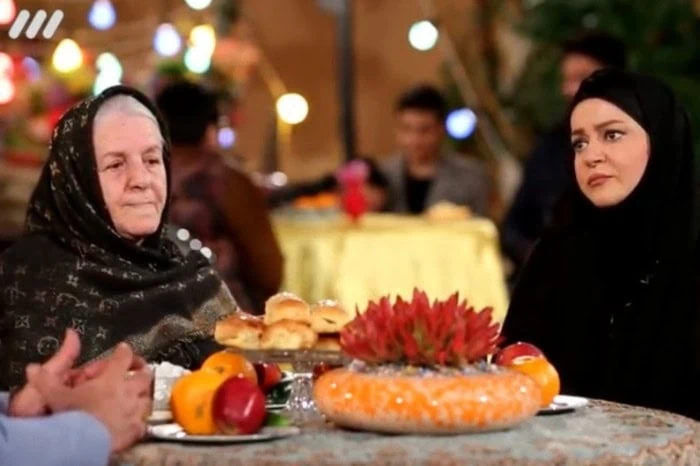 نعیمه نظام دوست در کنار مادرش نعیمه نظام دوست