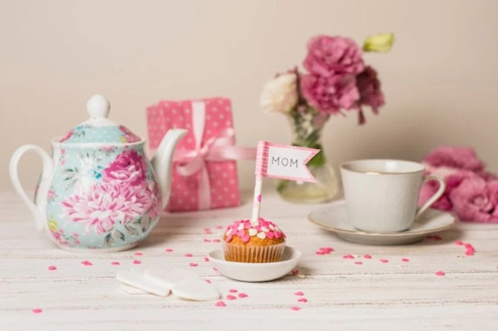 تزین میز صبحانه برای روز مادر تزین میز صبحانه