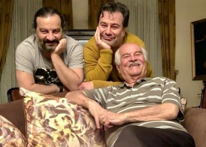 پیمان قاسمخانی در کنار پدر و برادرش پیمان قاسمخانی و پدر و برادرش