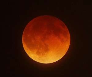 ماه قرمز یا خونین