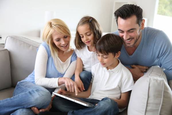 روش صحیح تربیت فرزند محبت به کودکان