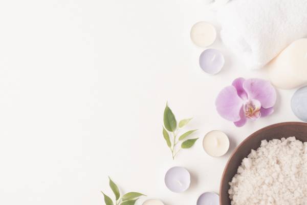 حمام کردن با نمک برای رفع آماس دست و پا حمام نمک برای آماس دست و پا