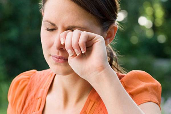 علت خراشیدگی قرنیه چیست؟ دلایل خراشیدگی قرنیه