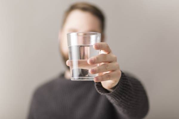 از عوارض مرگبار نوشیدن زیاد آب چقدر می دانید؟ 1