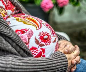 شرایط روزه داری در بارداری ، آیا روزه برای زن باردارضرردارد