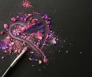 ترمیم پنکیک و رژگونه شکسته