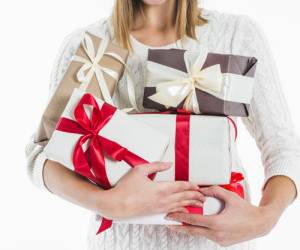 هدیه برای خانم ها