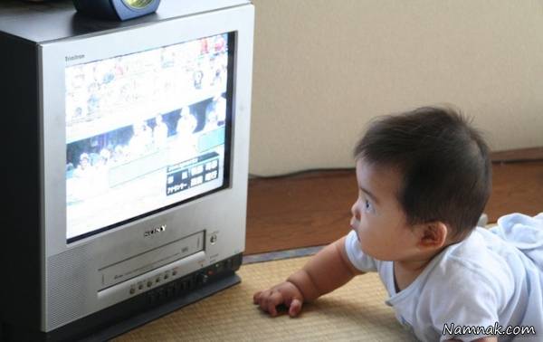 تلویزیون دیدن کودک