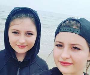 سارا و نیکای پایتخت ، سارا و نیکا فرقانی اصل