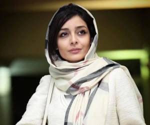 ساره بیات