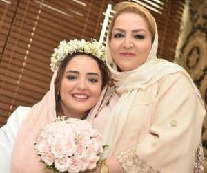 نرگس محمدی و مادرش