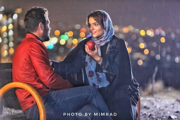 دنیا مدنی و پژمان بازغی در فیلم سلفی با دموکراسی دنیا مدنی و پژمان بازغی