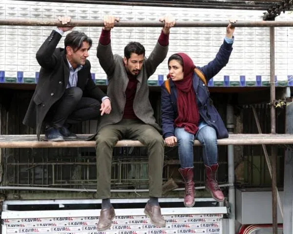 لیندا کیانی، امین حیایی و بهرام افشاری در چشم و گوش بسته فیلم چشم و گوش بسته