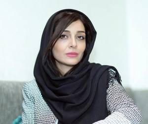 ساره بیات