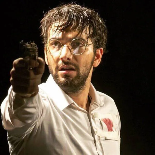 امین اسکندریان روی صحنه تئاتر امین اسکندریان